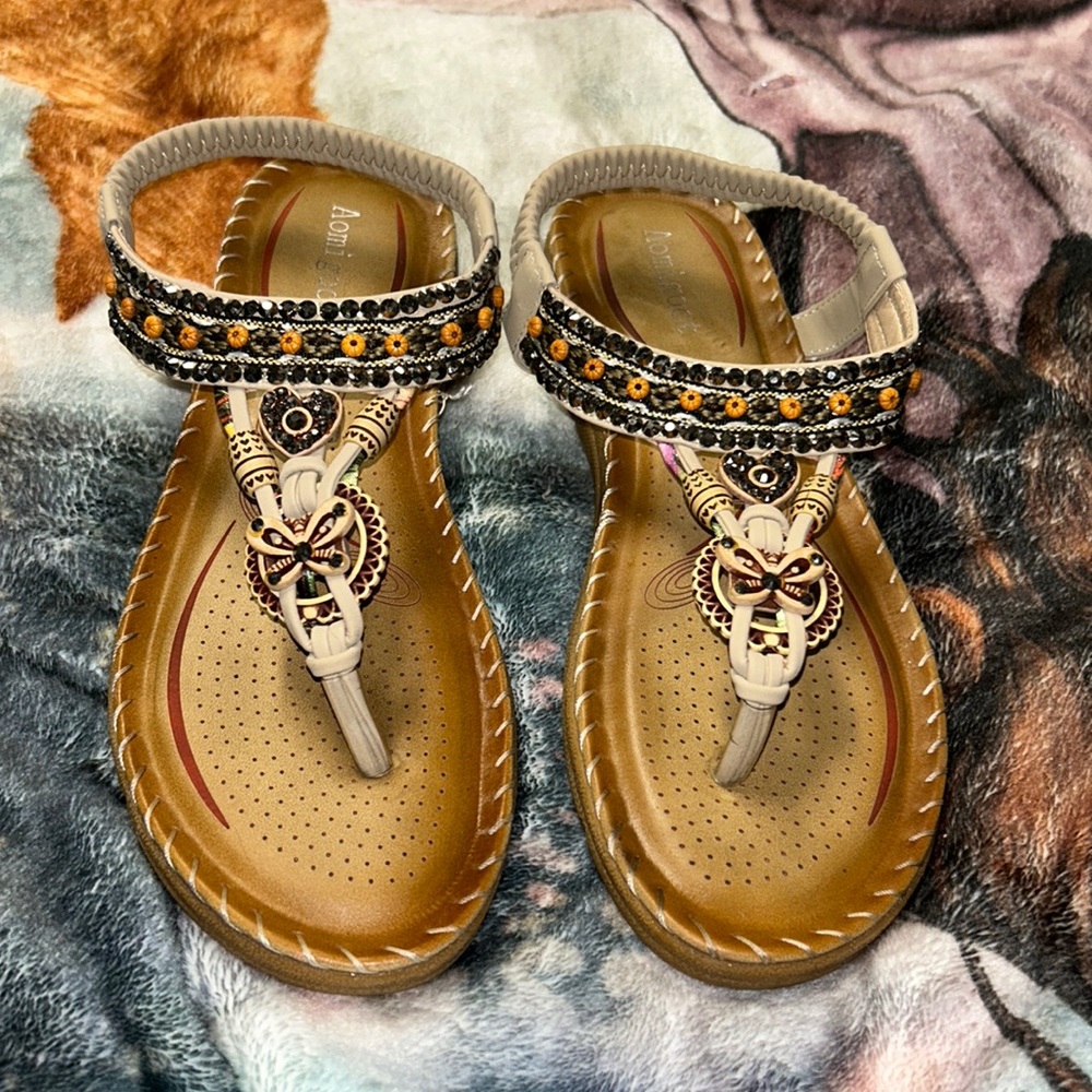BEAUTIFUL CUSTOM SANDALS